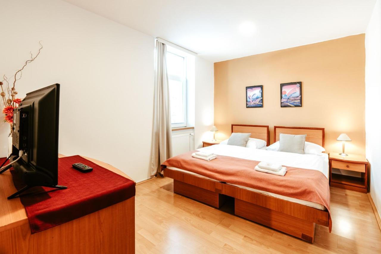 Hotel Adria Nova Dubnica Exterior photo